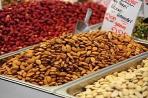 almonds-21502_640